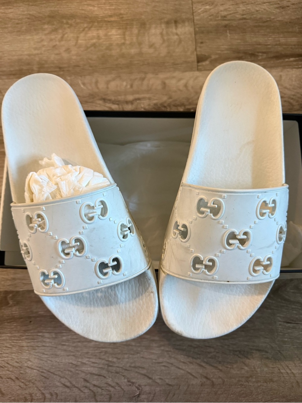Gucci White Interlocking GG Rubber Slide Sandals